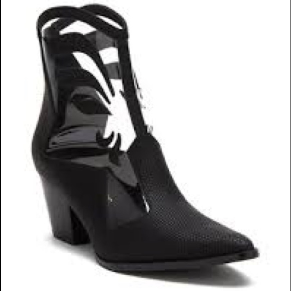 Coconuts by Matisse Cloud Nine black booties